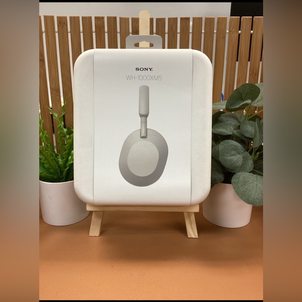 Sony WH-1000XM5 Wireless Noise Cancelling Over the Ear Headphones